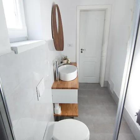 Urban Six Apartments Fagaras Exterior photo