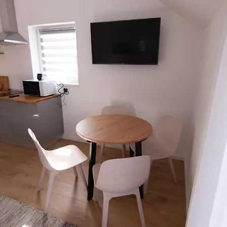 Urban Six Apartments Fagaras Exterior photo